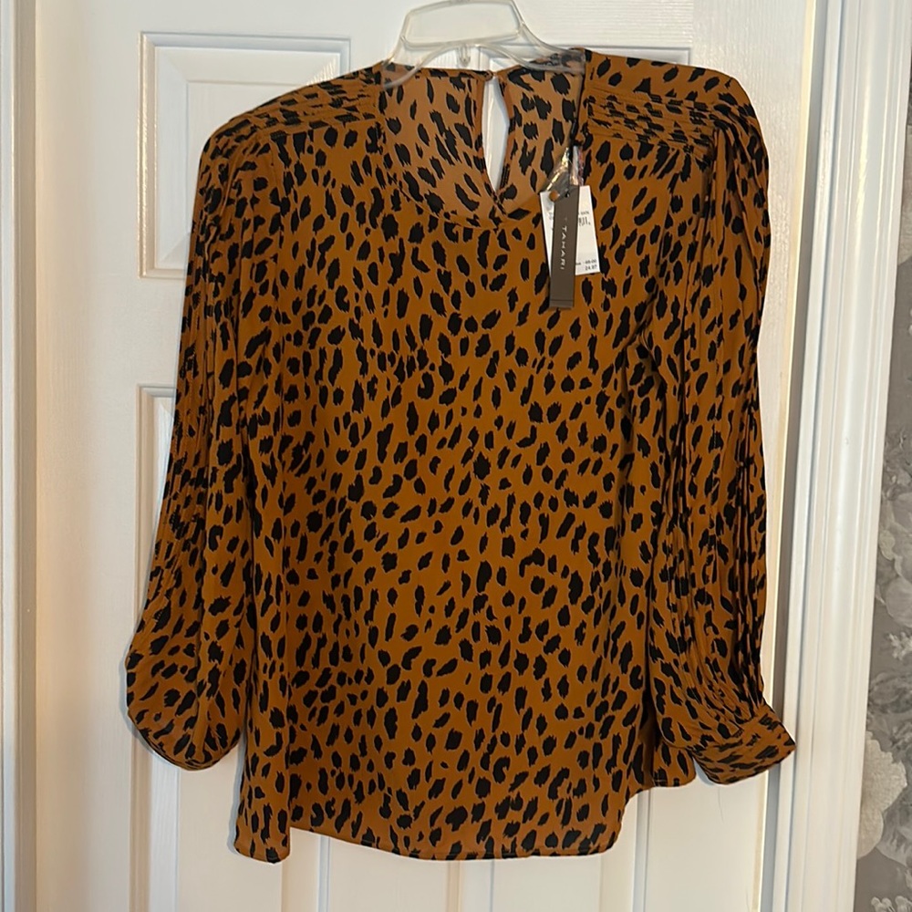 Tahari Womens M Blouse Top Cheetah Leopard Print NWT